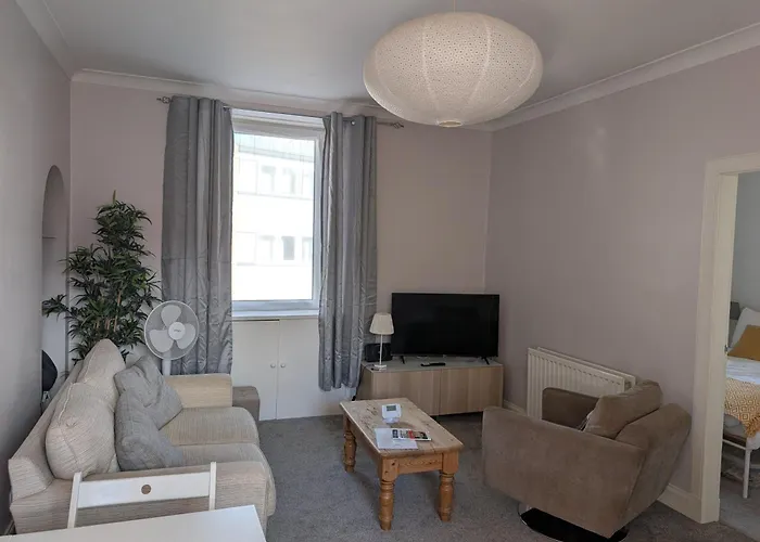 Scott Street Modern Flat
